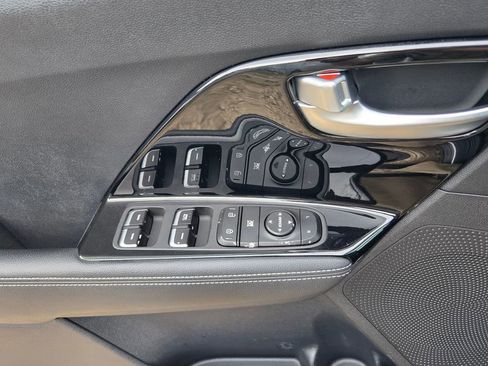 Used 2020 Kia Niro LXS image 21