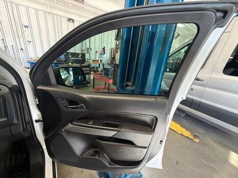 Used 2022 Chevrolet Colorado LT w/ Fleet Safety Package RWD image 23