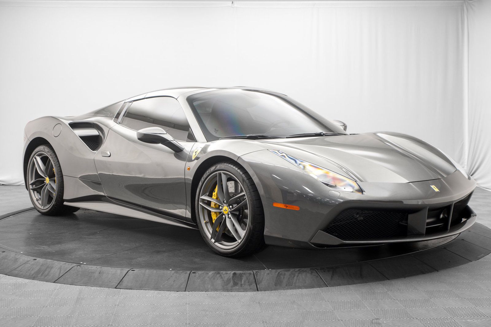 Used 2017 Ferrari 488 Spider RWD image 9