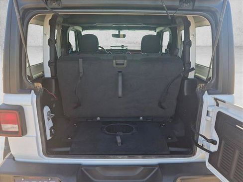 Used 2022 Jeep Wrangler Rubicon AWD/4WD image 6