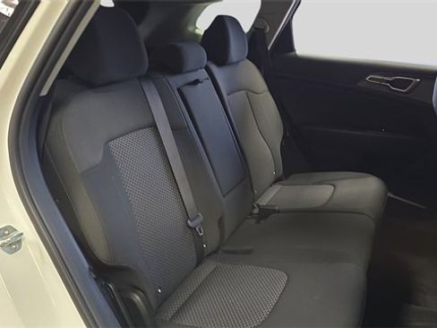 Used 2023 Kia Sportage LX image 17