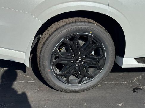 New 2026 INFINITI QX80 4WD image 4