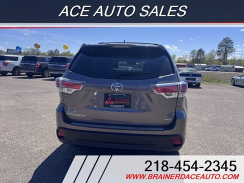 Used 2016 Toyota Highlander XLE AWD/4WD image 6