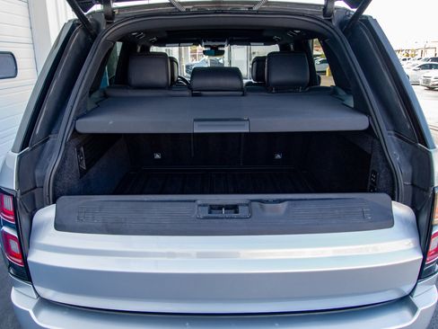 Used 2020 Land Rover Range Rover HSE image 34