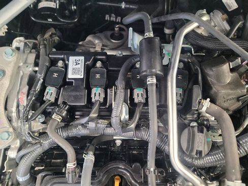 Used 2025 Nissan Sentra SV FWD image 30