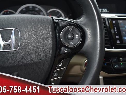 Used 2017 Honda Accord Touring image 29
