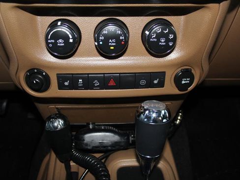 Used 2012 Jeep Wrangler Rubicon w/ PWR Convenience Group AWD/4WD image 23