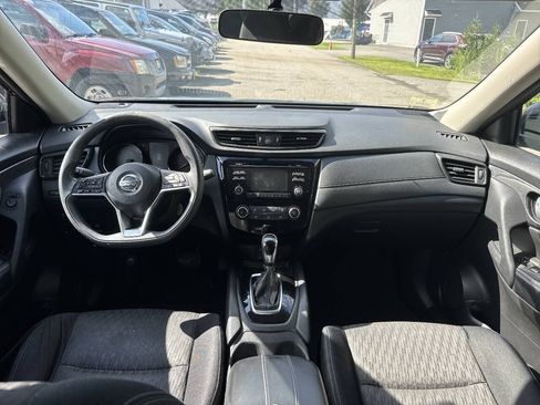 Used 2017 Nissan Rogue S AWD/4WD image 18