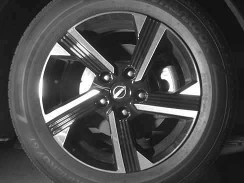 Used 2025 Nissan Sentra SV FWD image 13