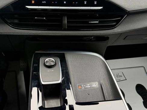 Used 2025 Buick Enclave Preferred image 37