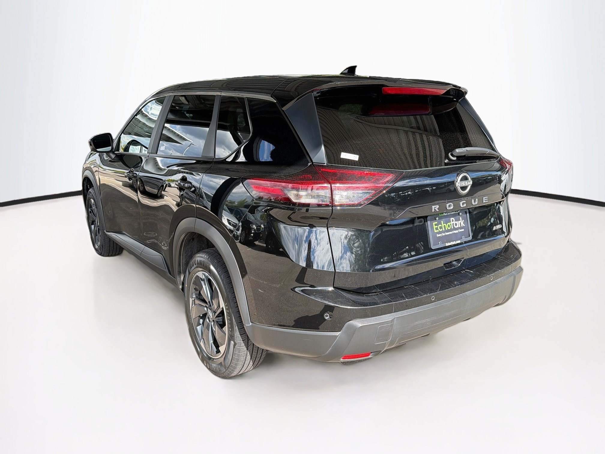 Used 2025 Nissan Rogue SV AWD/4WD image 5