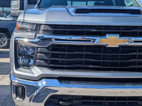Used 2025 Chevrolet Silverado 2500 LT AWD/4WD image 7