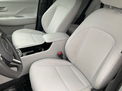 Used 2025 Hyundai Kona SEL image 27