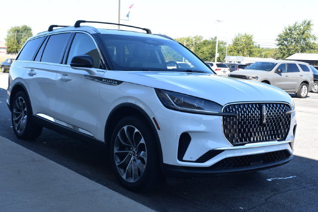 Used 2025 Lincoln Aviator Reserve w/ Illumination Package AWD/4WD image 15