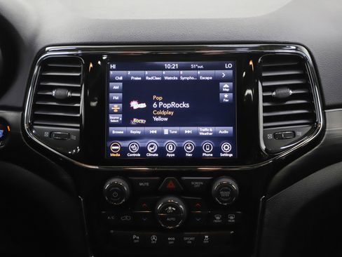 Used 2020 Jeep Grand Cherokee Altitude image 15