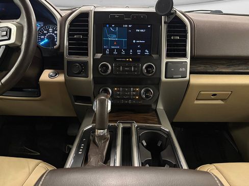 Used 2019 Ford F150 Lariat w/ Equipment Group 502A Luxury AWD/4WD image 15