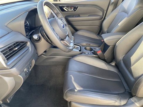 Used 2025 Subaru Forester Limited image 15