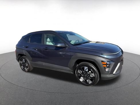 Used 2025 Hyundai Kona SEL image 2