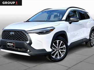 Certified 2025 Toyota Corolla Cross XLE video 1