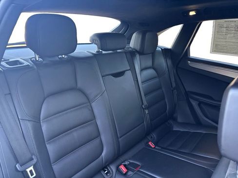 Used 2016 Porsche Macan Turbo image 16