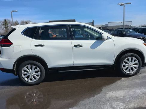 Used 2017 Nissan Rogue S image 9