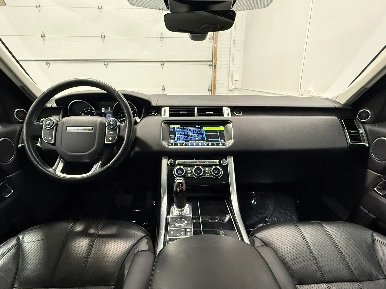Used 2017 Land Rover Range Rover Sport HSE AWD/4WD image 18