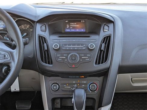 Used 2017 Ford Focus SE image 16