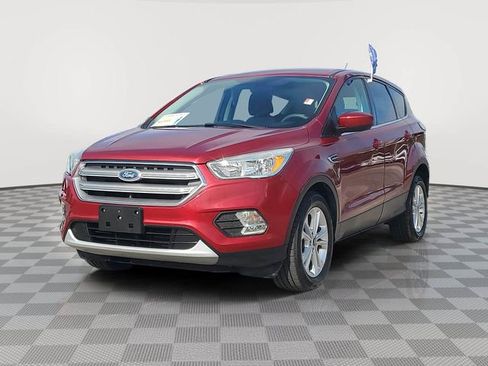 Certified 2017 Ford Escape SE image 2