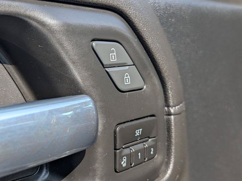 Used 2025 Chevrolet Silverado 1500 High Country AWD/4WD image 17