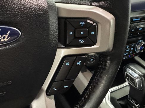 Used 2019 Ford F150 Lariat w/ Equipment Group 502A Luxury AWD/4WD image 7
