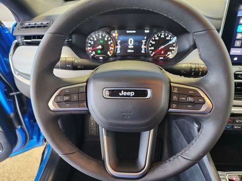 Used 2023 Jeep Compass Limited AWD/4WD image 19