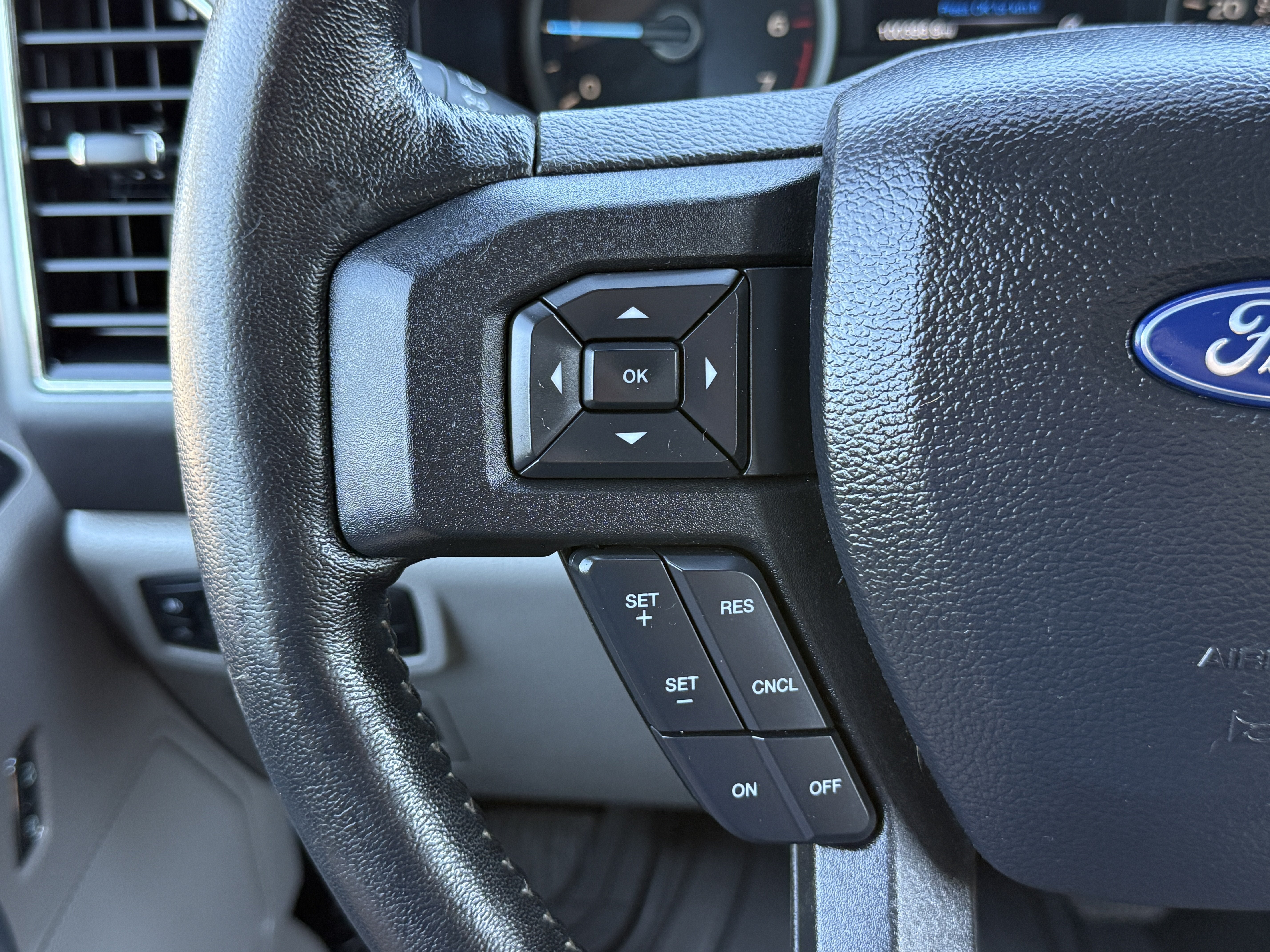 Used 2018 Ford F150 XLT w/ Equipment Group 302A Luxury AWD/4WD image 24