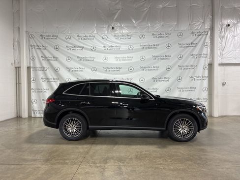 New 2026 Mercedes-Benz GLC 300 4MATIC image 3