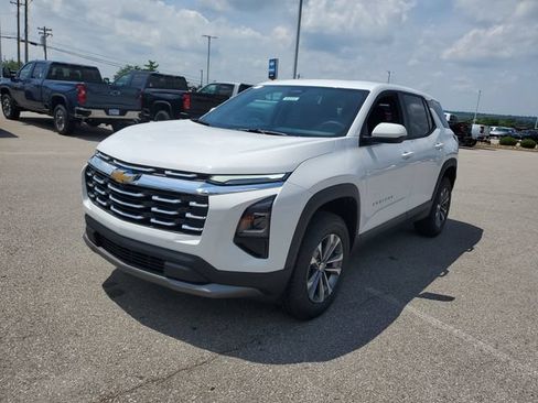 New 2026 Chevrolet Equinox LT FWD image 2