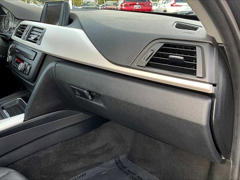 Used 2013 BMW 320i Sedan image 18