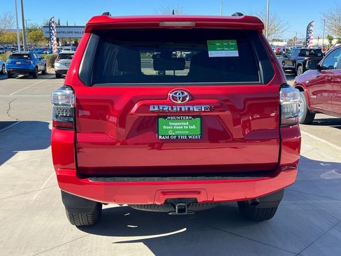 Used 2022 Toyota 4Runner SR5 Premium image 5