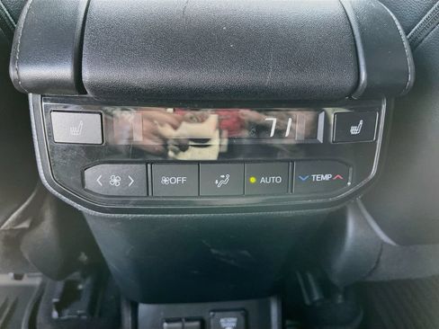 Used 2022 Toyota Highlander Platinum AWD/4WD image 37