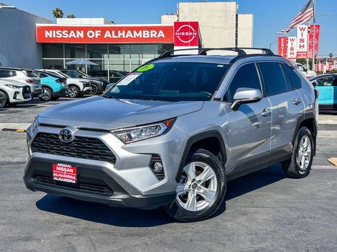Used 2021 Toyota RAV4 XLE w/ Carpet Mat Package (TMS) FWD image 2