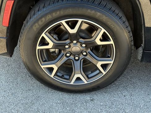 Used 2024 Jeep Wagoneer Series III image 8