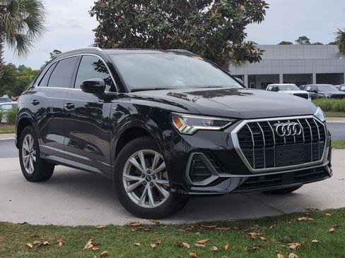 Used 2021 Audi Q3 2.0T Premium Plus w/ Premium Plus Package AWD/4WD image 2