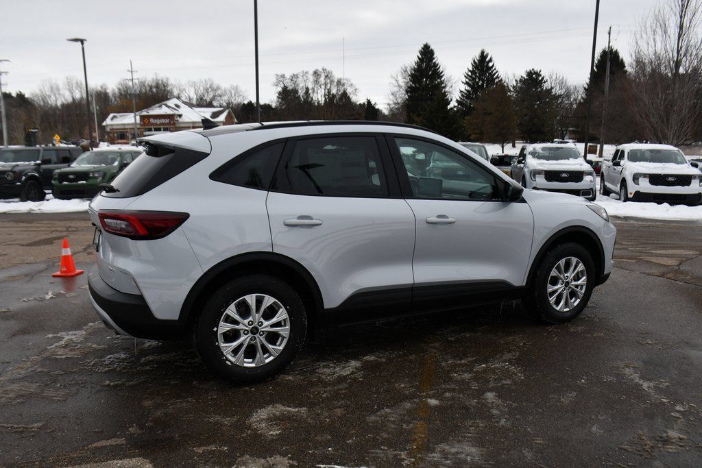 Used 2025 Ford Escape Active w/ Tech Pack #1 AWD/4WD image 7