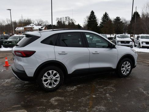 Used 2025 Ford Escape Active w/ Tech Pack #1 AWD/4WD image 7