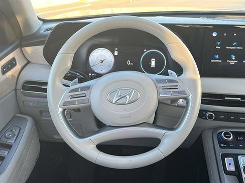 Used 2024 Hyundai Palisade Limited FWD image 23
