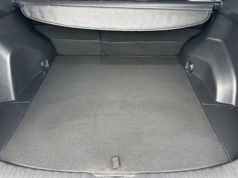Used 2022 Toyota RAV4 XLE w/ Convenience Package FWD image 19