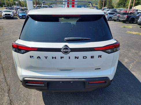 New 2025 Nissan Pathfinder SV w/ Black Appearance Package image 7