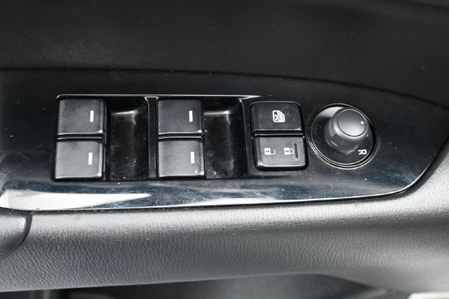 Used 2018 MAZDA CX-5 Touring w/ Preferred Equipment Package FWD image 14