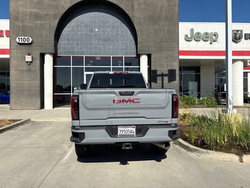 Used 2024 GMC Sierra 2500 AT4 AWD/4WD image 5