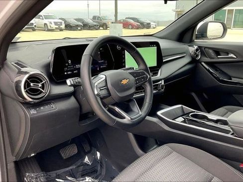 Used 2025 Chevrolet Equinox LT image 16
