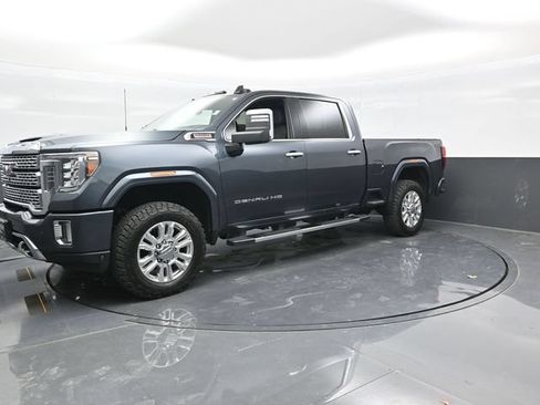Used 2020 GMC Sierra 3500 Denali w/ Denali Ultimate Package AWD/4WD image 3