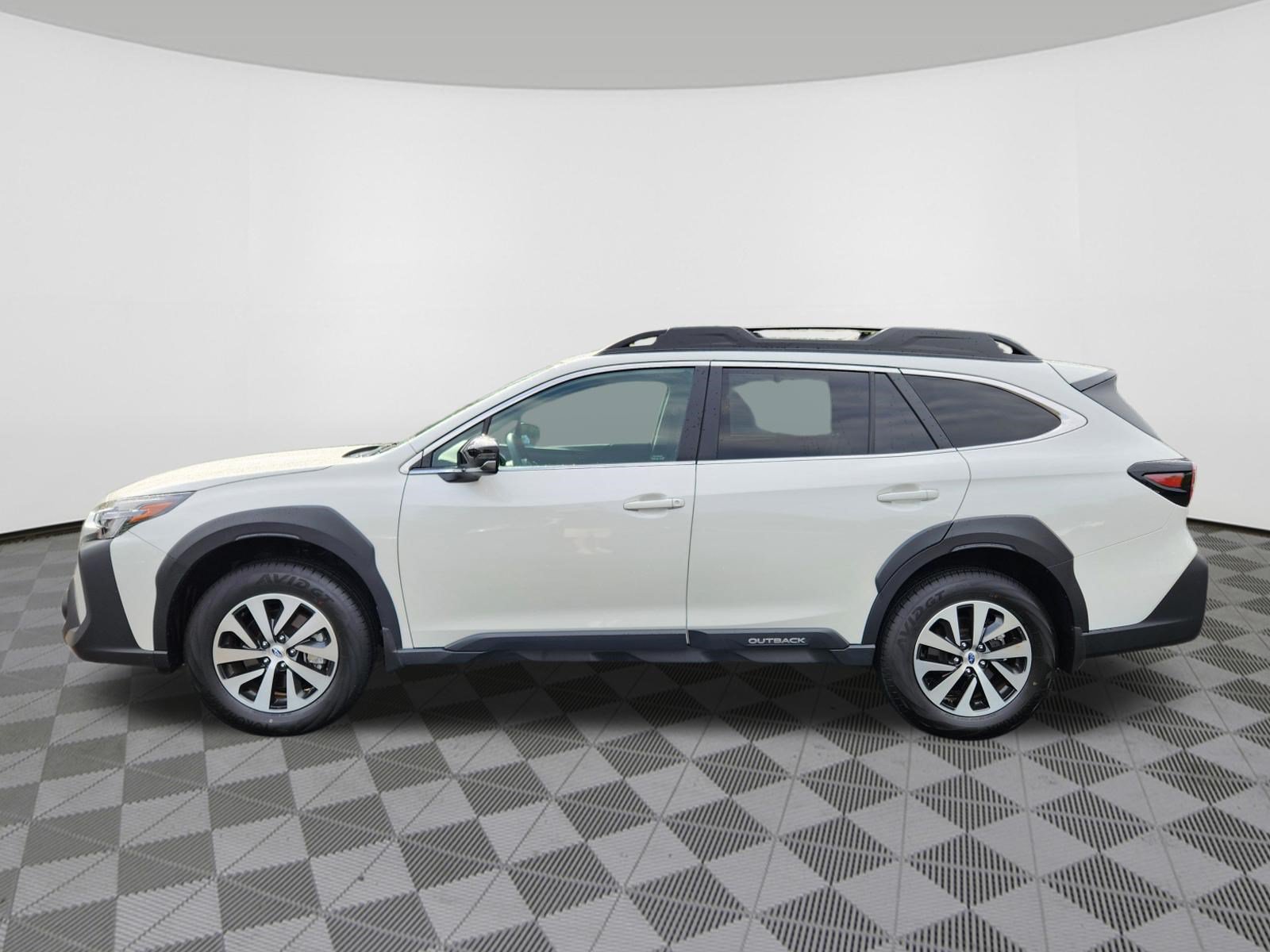 Certified 2025 Subaru Outback Premium AWD/4WD image 5